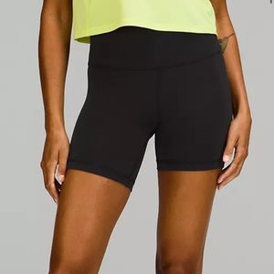 LuluLemon Wunder Under 6” biker shorts